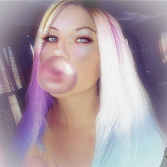 Meet your Posher, Sarah - Picture 2 of 4